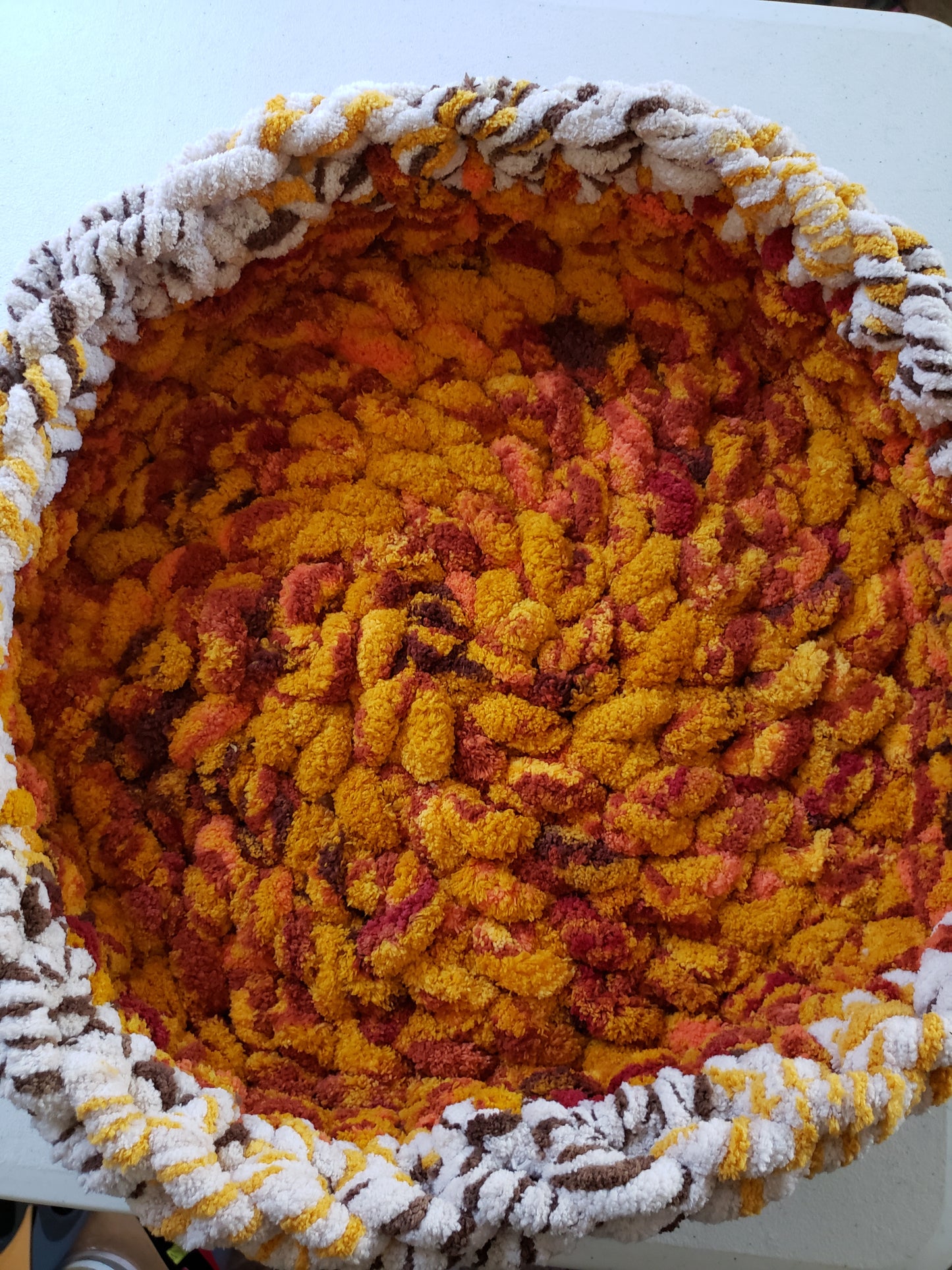 Chunky Chenille Round Two Color Pet Bed