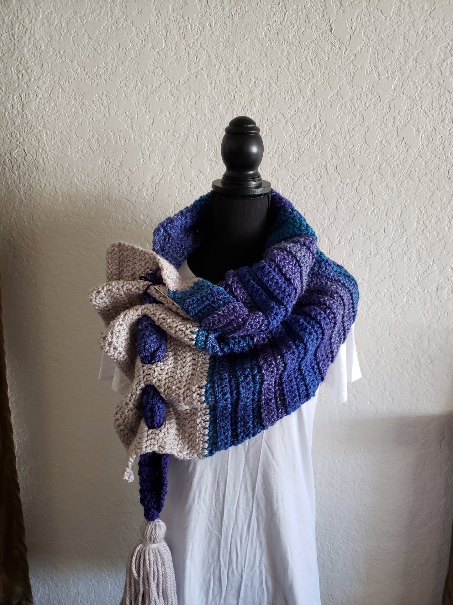Keyhole Scarf