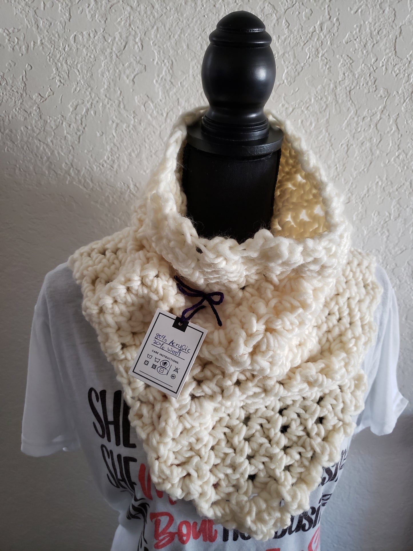 Chunky Triangle Shell Stitch Scarf Cowl
