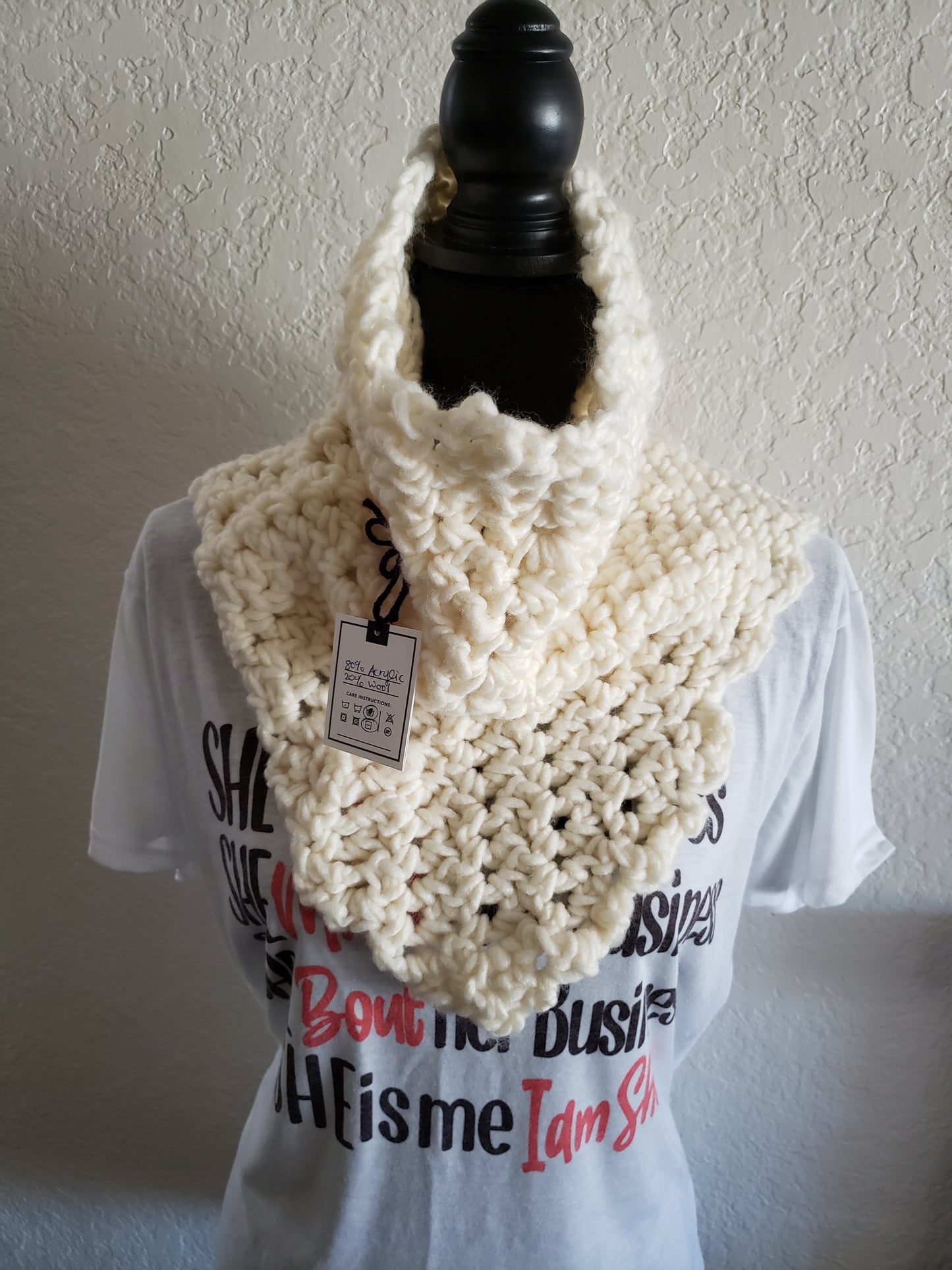 Chunky Triangle Shell Stitch Scarf Cowl