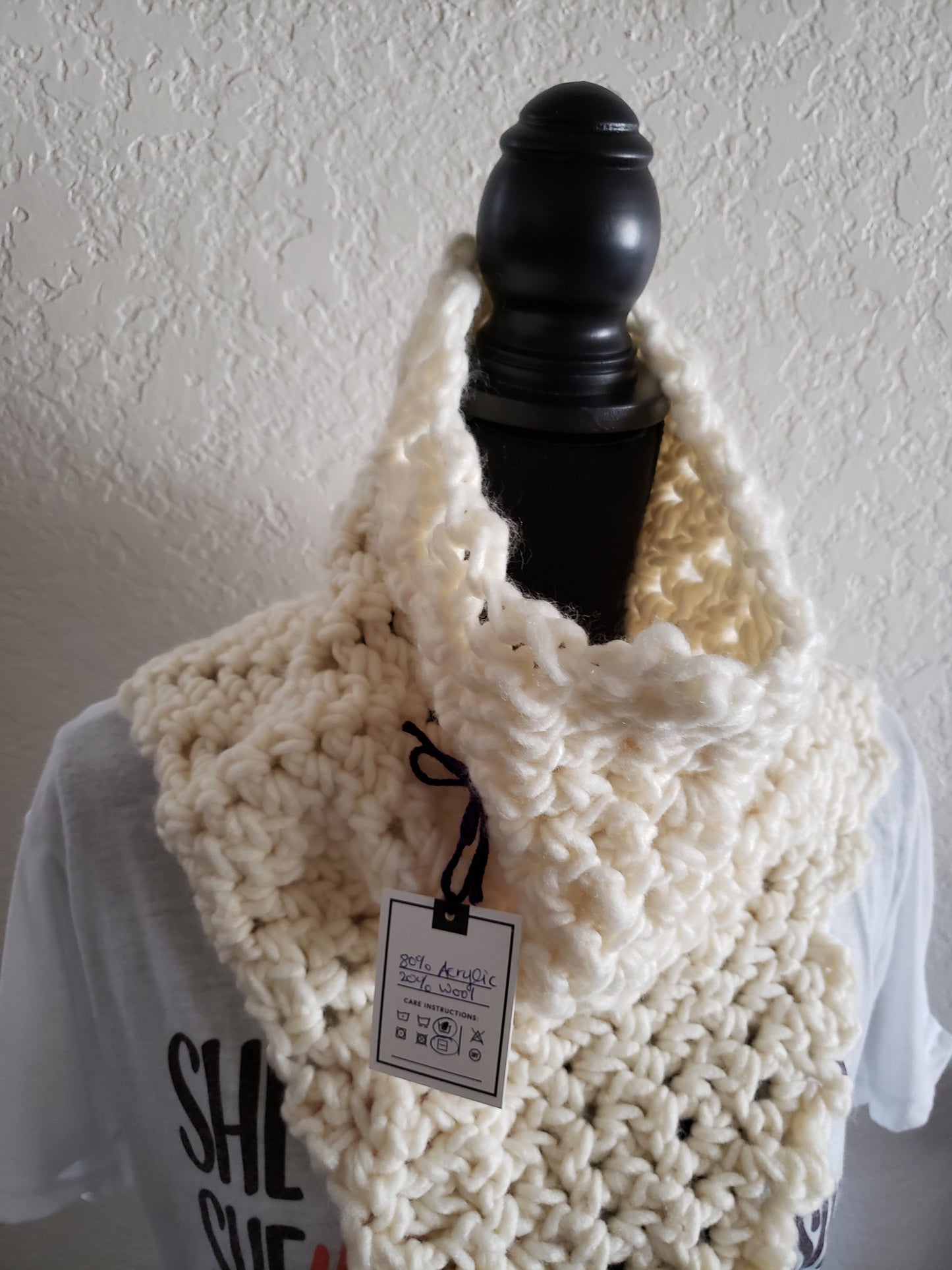 Chunky Triangle Shell Stitch Scarf Cowl