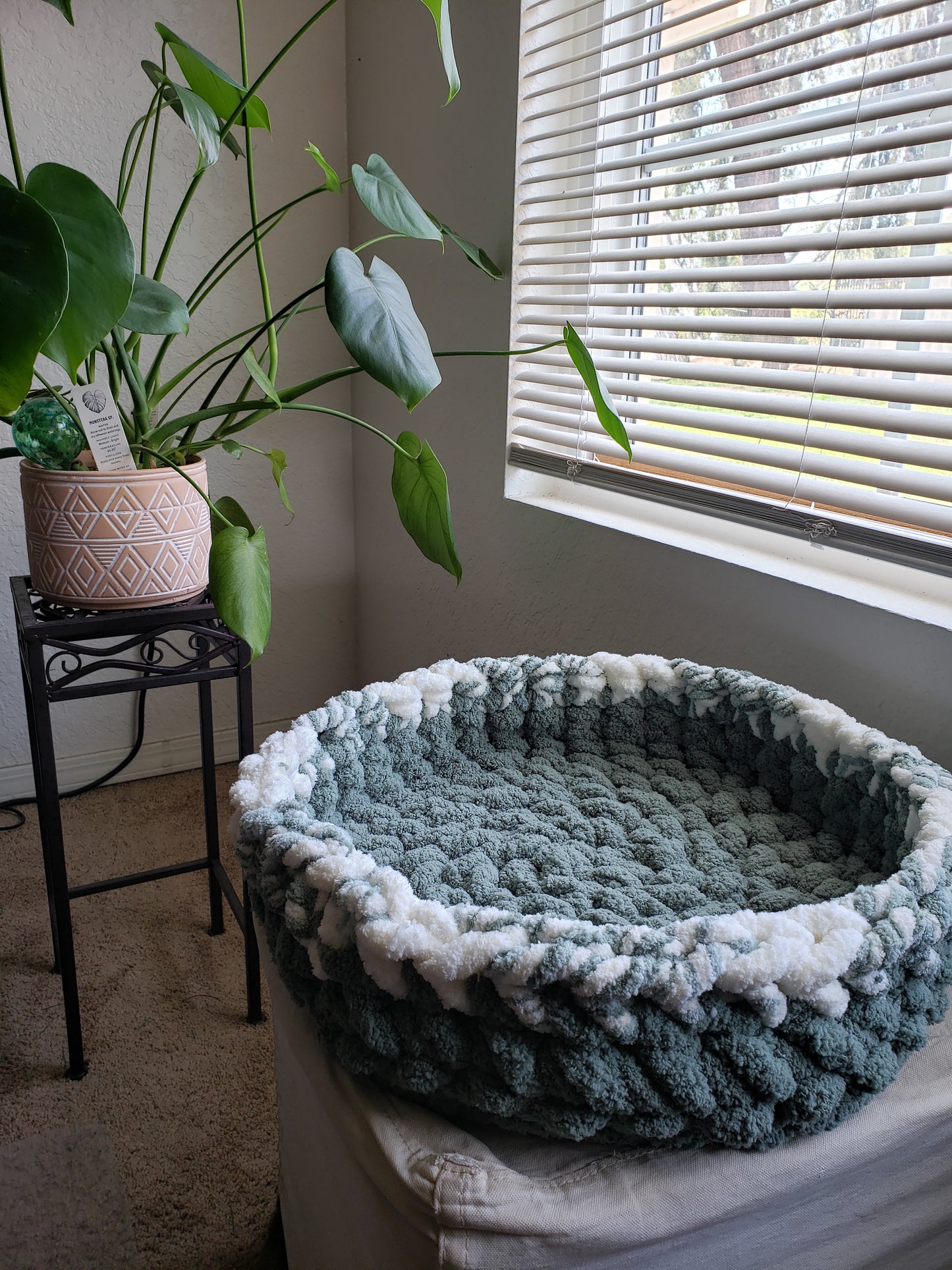 Chunky Chenille Round Two Color Pet Bed