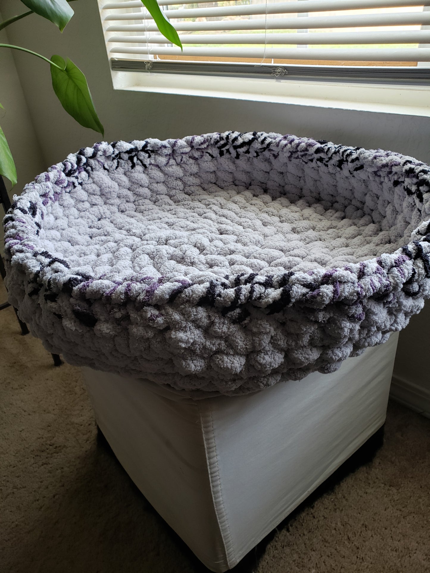 Chunky Chenille Round Two Color Pet Bed