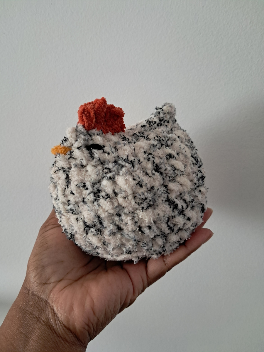 Chicken plushie ivory tweed