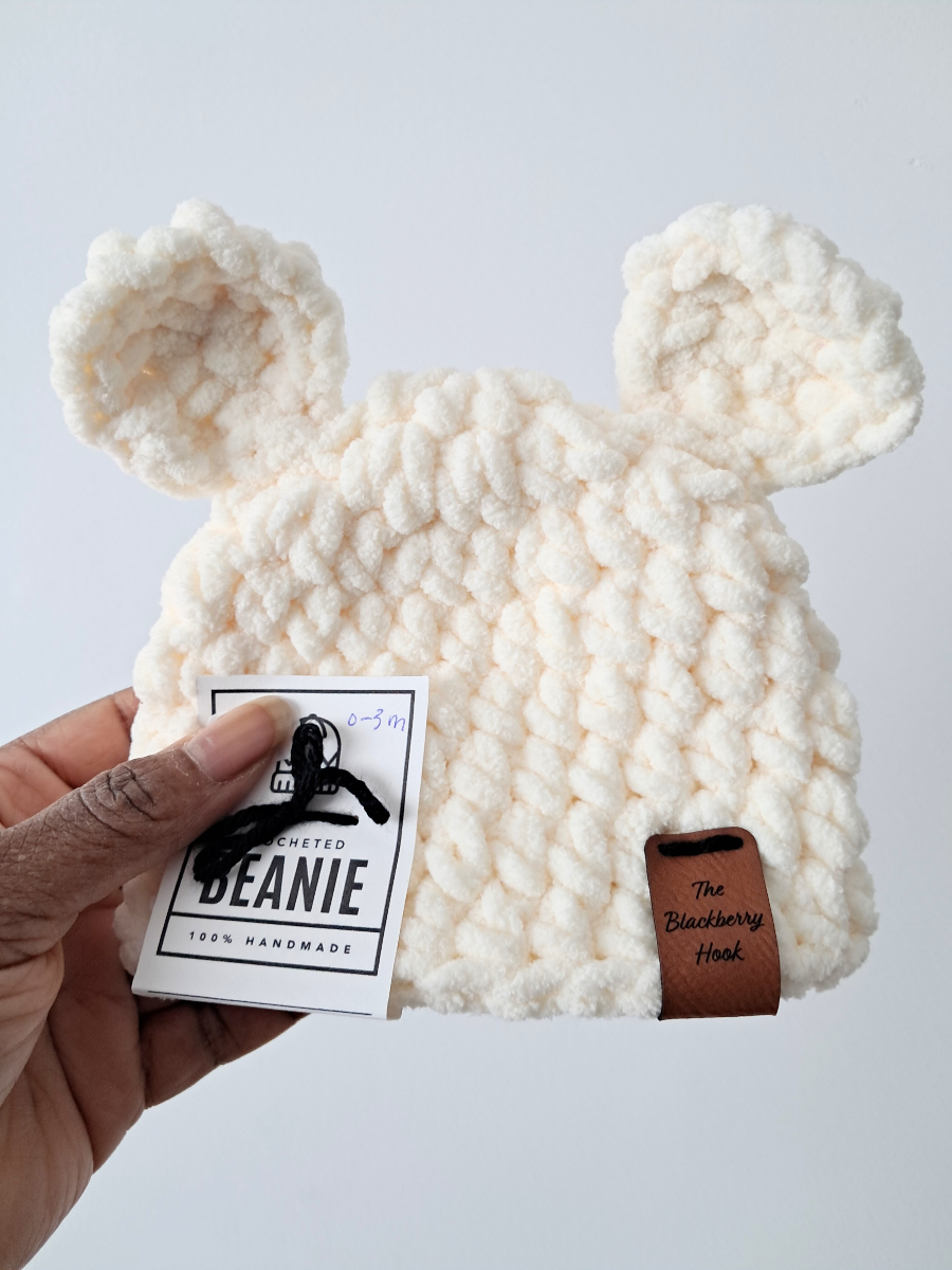 Chunky Baby Bear Beanie Hat in Vanilla