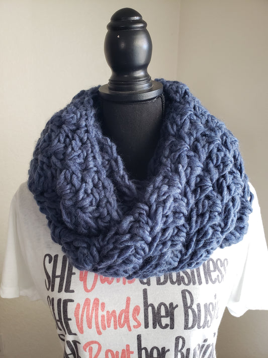 Chunky Shell Circle Scarf