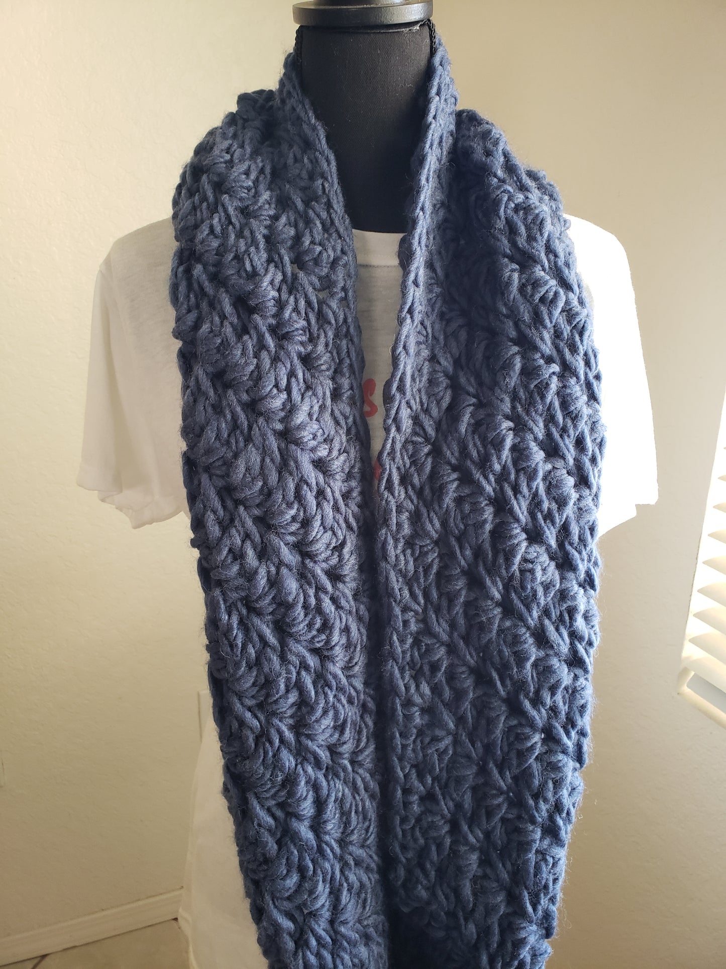 Chunky Shell Circle Scarf