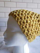 Load image into Gallery viewer, Chunky Mesh Stitch Beanie Hat
