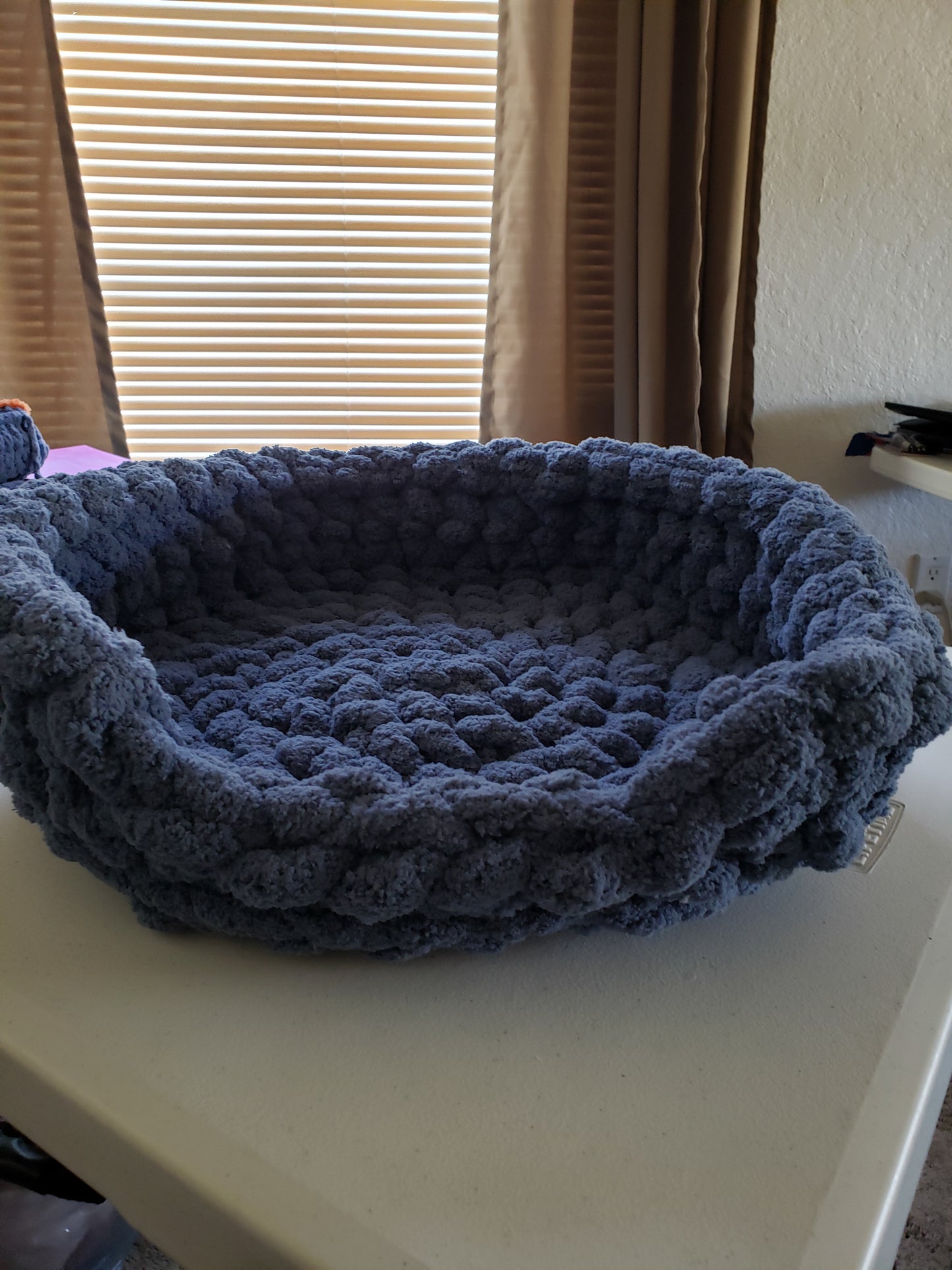 Chunky Chenille Round Pet Bed